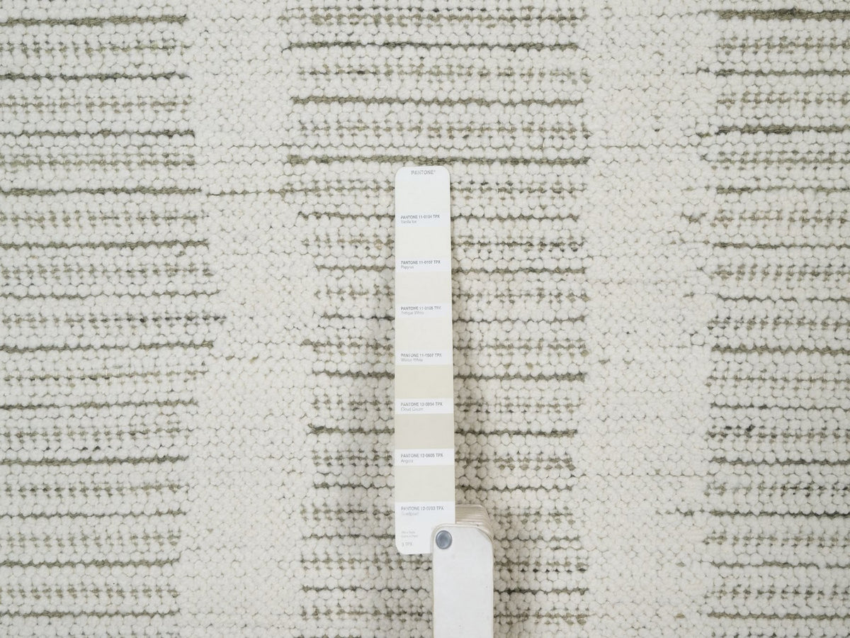 Modern / Contemporary hand-knotted wool rug in Ivory, 8' x 9'11" — SKU O091729 (view 7)