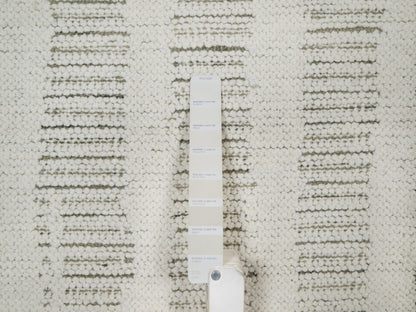 Modern / Contemporary hand-knotted wool rug in Ivory, 2' x 3' — SKU O091731 (view 4)