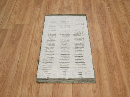 Modern / Contemporary hand-knotted wool rug in Ivory, 2' x 3' — SKU O091732 (view 2)