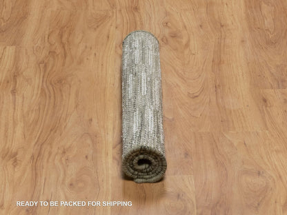 Modern / Contemporary hand-knotted wool rug in Ivory, 2' x 3' — SKU O091732 (view 6)