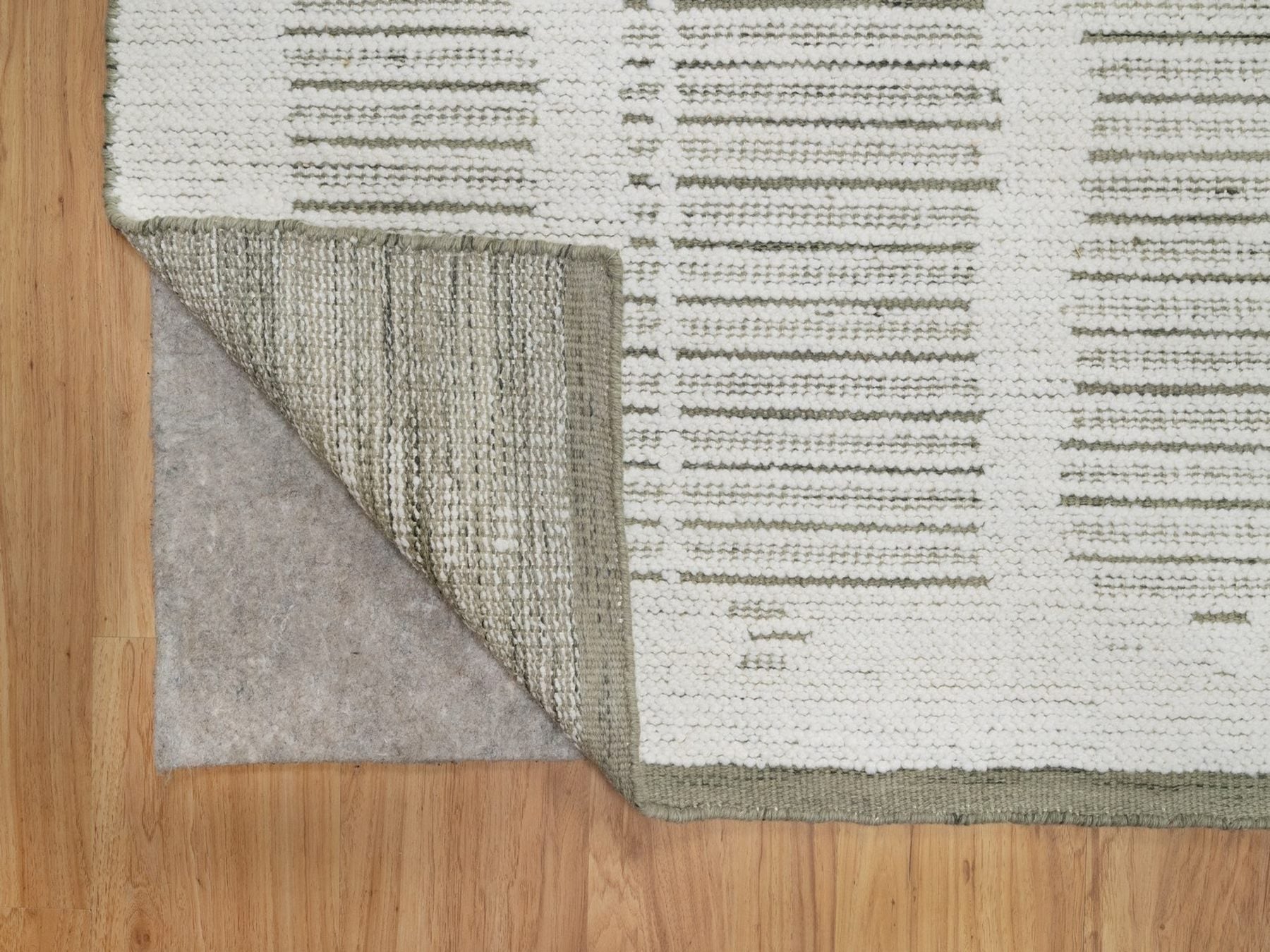 Modern / Contemporary hand-knotted wool rug in Ivory, 8' x 10' — SKU O091733 (view 4)