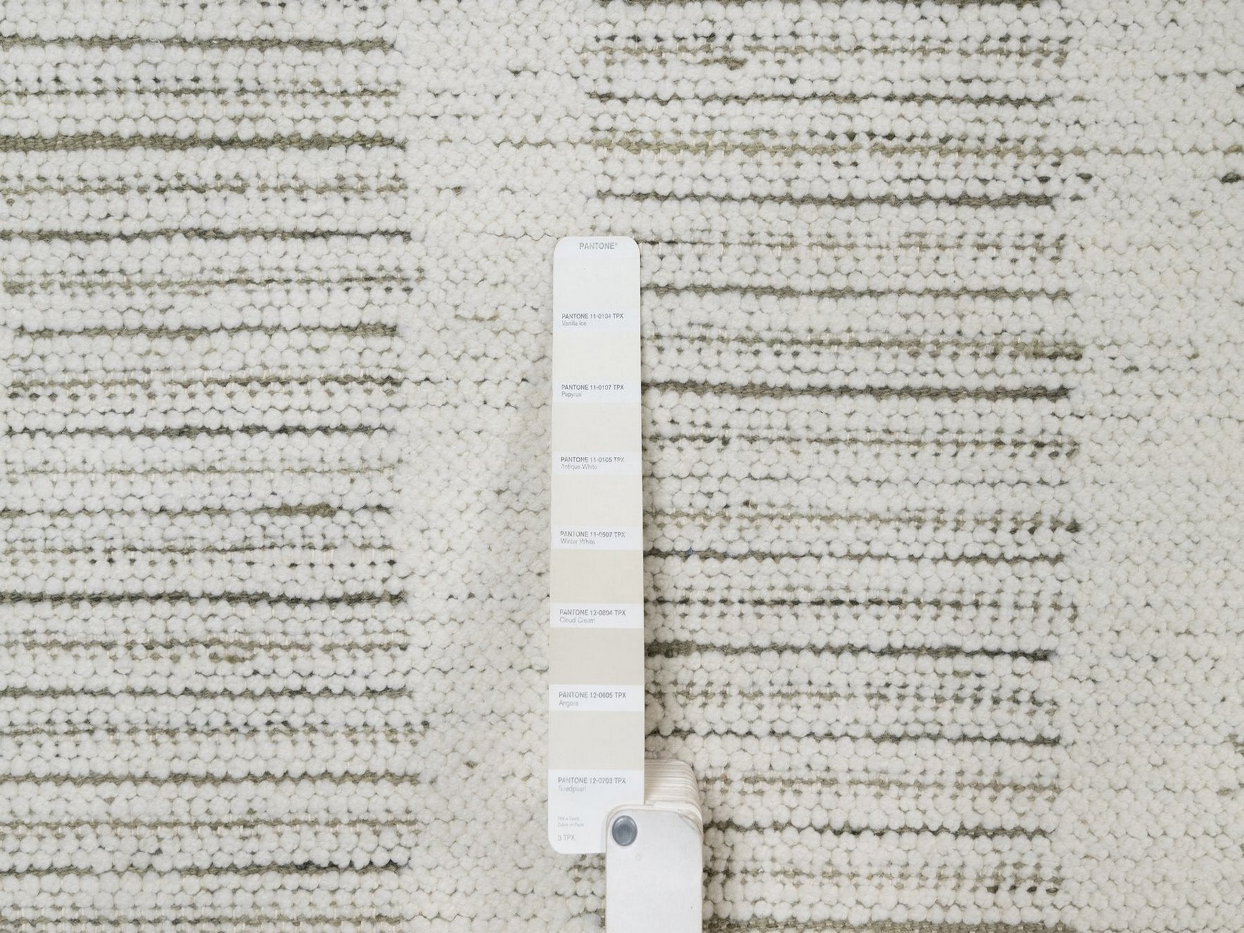 Modern / Contemporary hand-knotted wool rug in Ivory, 10' x 14'1" — SKU O091736 (view 7)