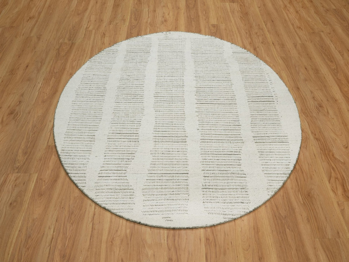 Modern / Contemporary hand-knotted wool rug in Ivory, 5'9" x 5'9" — SKU O091738 (view 2)