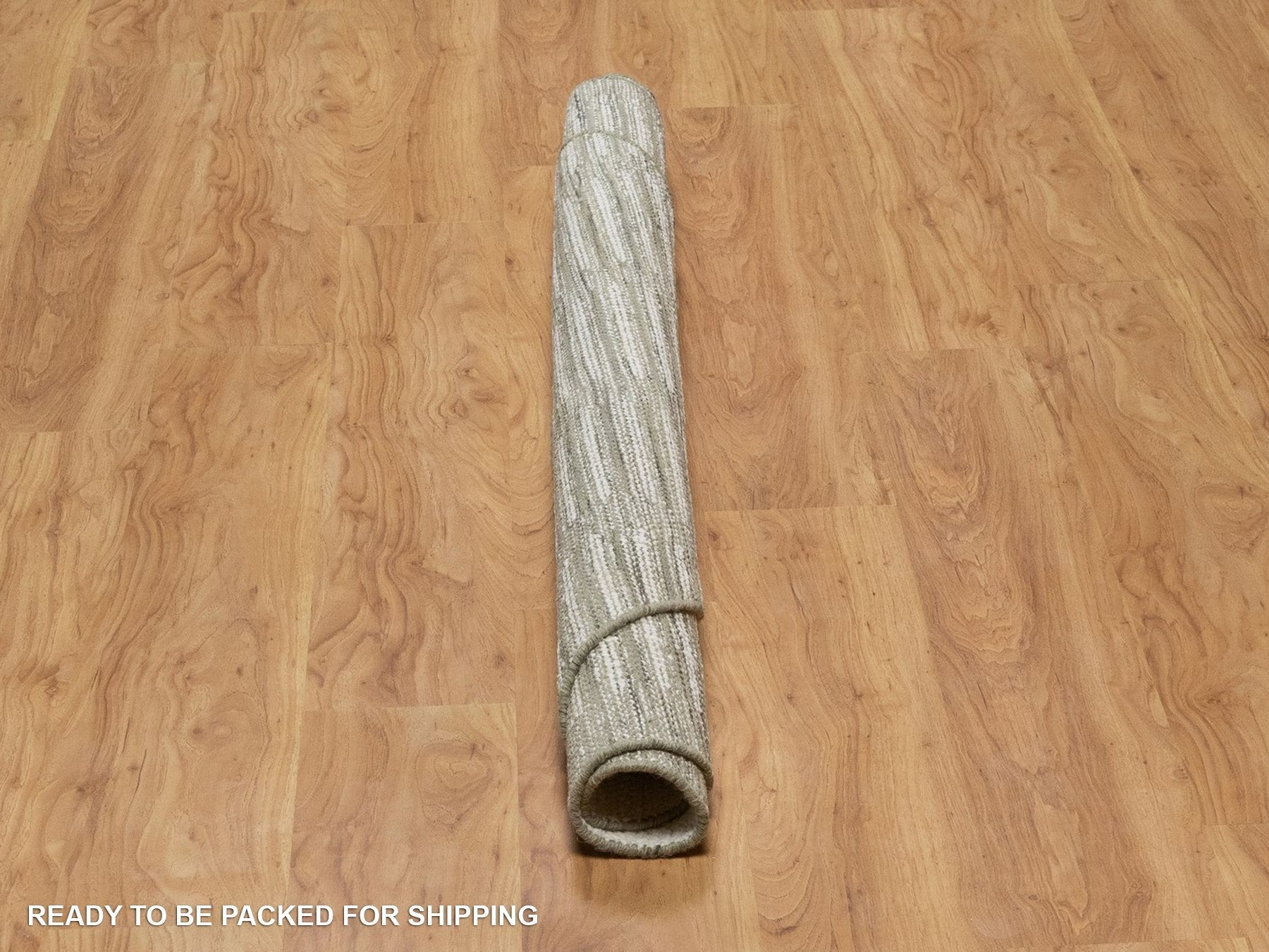 Modern / Contemporary hand-knotted wool rug in Ivory, 5'9" x 5'9" — SKU O091738 (view 6)