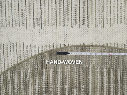 Modern / Contemporary hand-knotted wool rug in Ivory, 5'9" x 5'9" — SKU O091738 (view 8)