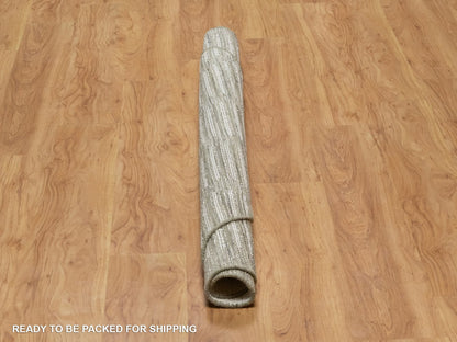 Modern / Contemporary hand-knotted wool rug in Ivory, 5'10" x 5'10" — SKU O091739 (view 6)