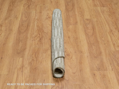 Modern / Contemporary hand-knotted wool rug in Ivory, 4'11" x 4'11" — SKU O091740 (view 6)