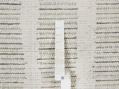 Modern / Contemporary hand-knotted wool rug in Ivory, 4'10" x 4'10" — SKU O091741 (view 4)
