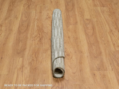 Modern / Contemporary hand-knotted wool rug in Ivory, 4'10" x 4'10" — SKU O091741 (view 6)