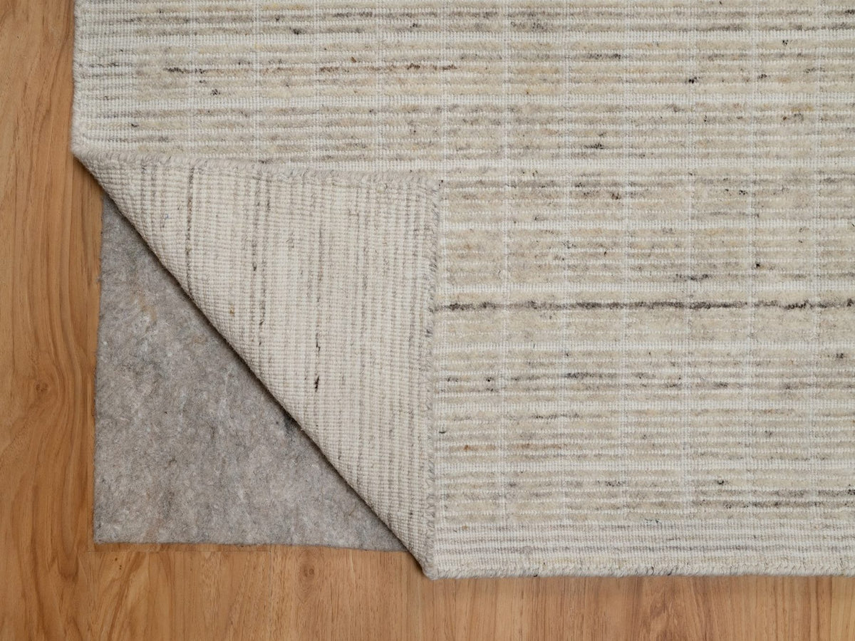 Modern / Contemporary hand-knotted wool rug in Ivory, 7'11" x 10' — SKU O091753 (view 4)