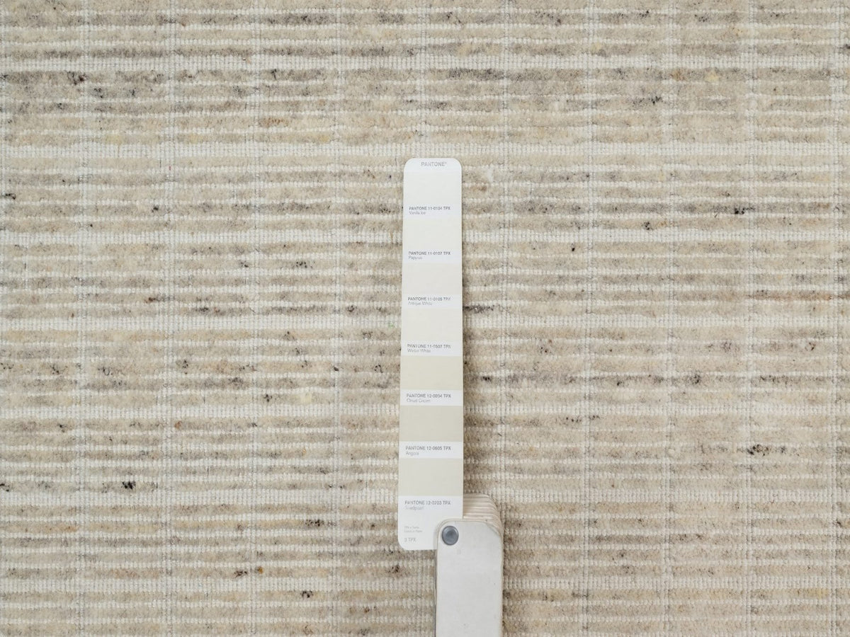 Modern / Contemporary hand-knotted wool rug in Ivory, 7'11" x 10' — SKU O091753 (view 7)