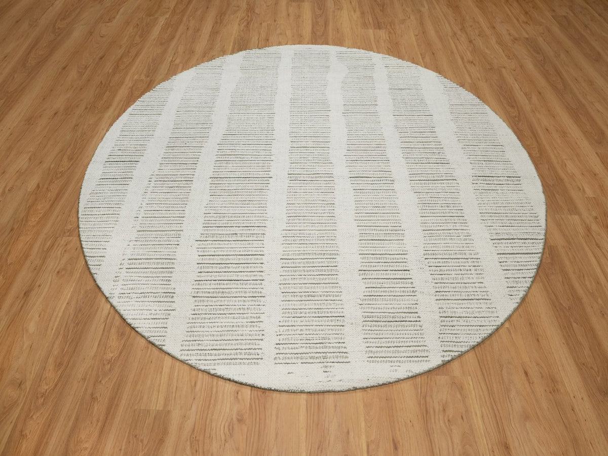 Modern / Contemporary hand-knotted wool rug in Ivory, 7'11" x 7'11" — SKU O091770 (view 2)
