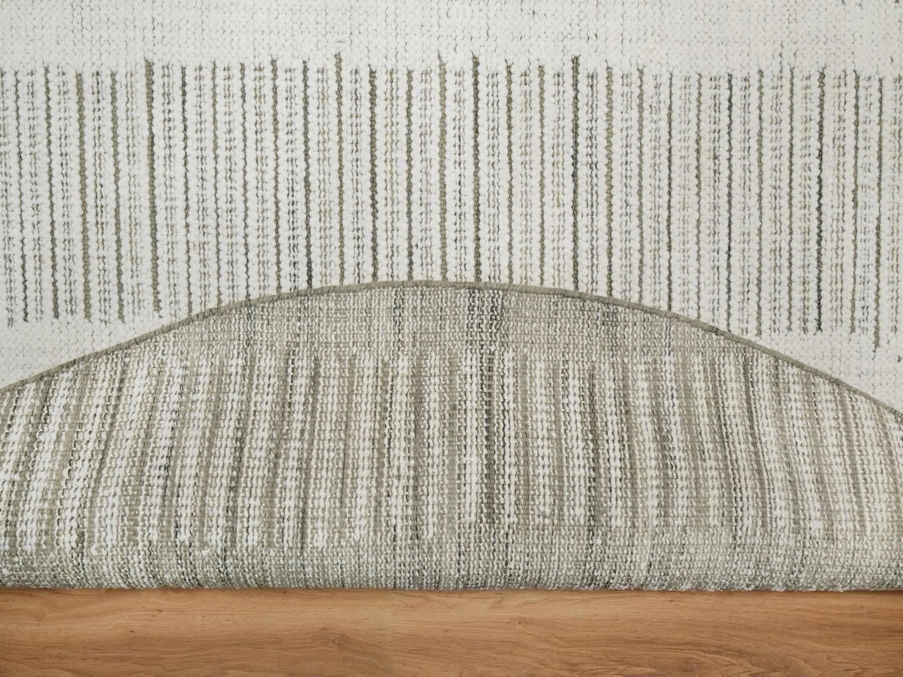 Modern / Contemporary hand-knotted wool rug in Ivory, 7'11" x 7'11" — SKU O091770 (view 4)