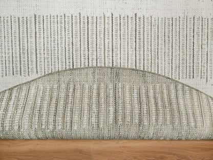 Modern / Contemporary hand-knotted wool rug in Ivory, 7'11" x 7'11" — SKU O091770 (view 4)