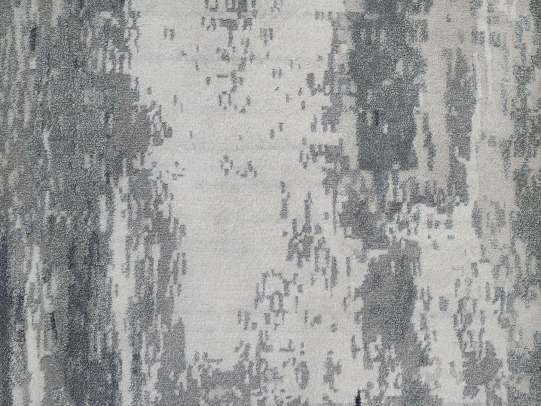 Modern / Contemporary hand-knotted wool/silk runner in Ivory, 2'8" x 23'10" — SKU O091784 (view 5)