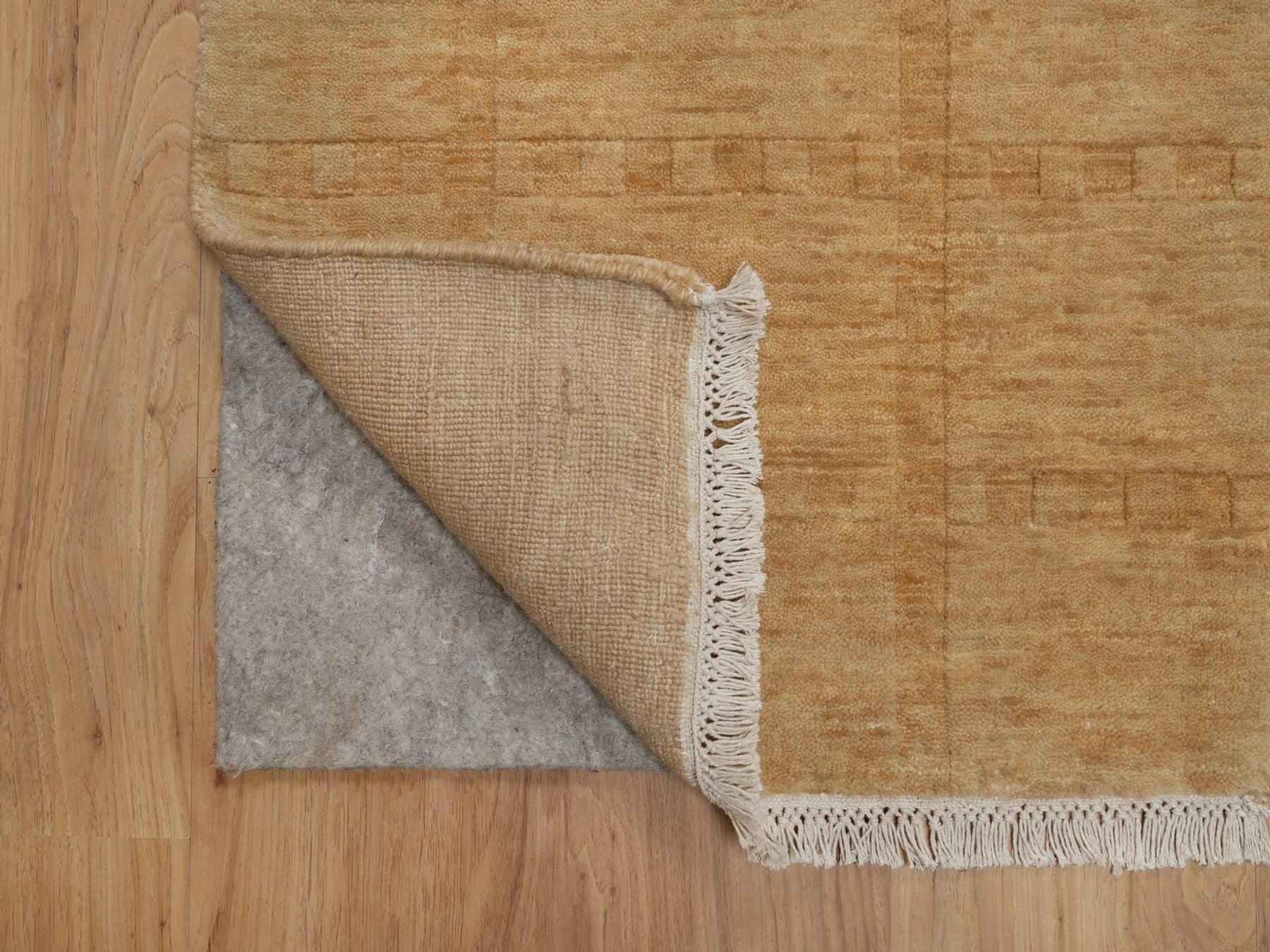 Modern / Contemporary hand-knotted wool rug in Orange, 2' x 2'8" — SKU O091790 (view 3)
