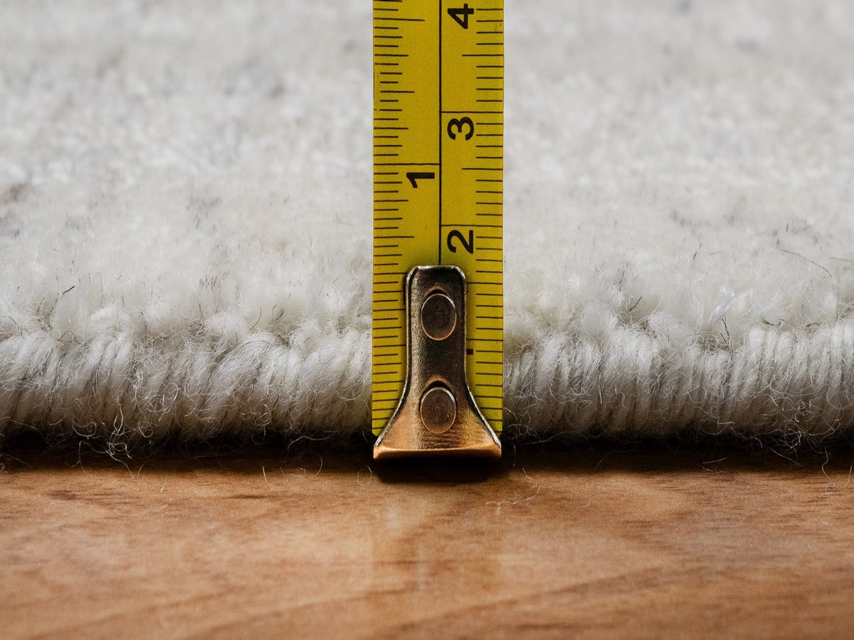 Modern / Contemporary hand-knotted wool runner in Ivory, 2'7" x 8' — SKU O091792 (view 7)