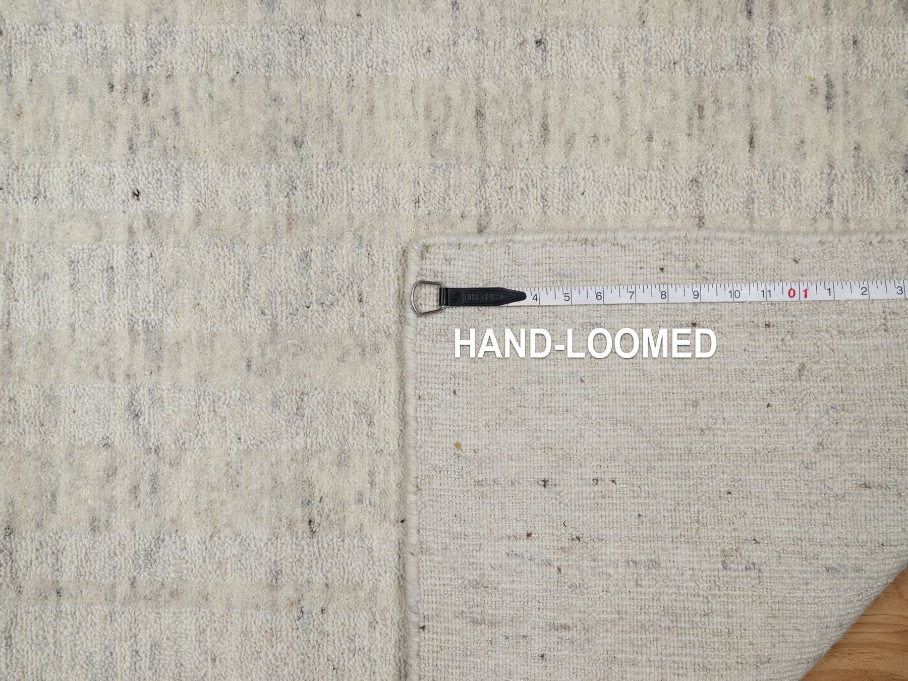 Modern / Contemporary hand-knotted wool runner in Ivory, 2'7" x 8' — SKU O091792 (view 8)