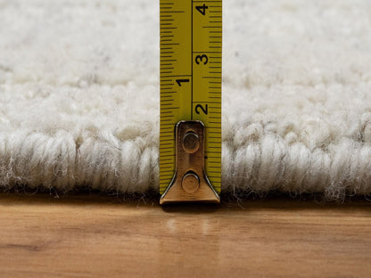 Modern / Contemporary hand-knotted wool rug in Ivory, 4'11" x 4'11" — SKU O091793 (view 7)