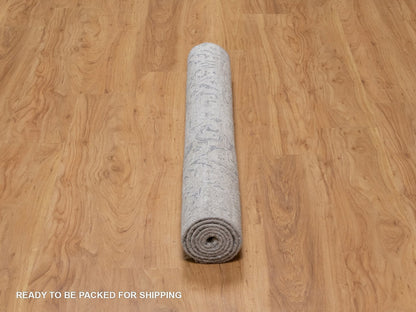Transitional hand-knotted wool/silk rug in Gray, 4' x 5'10" — SKU O091799 (view 6)
