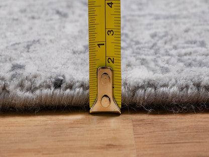 Transitional hand-knotted wool/silk rug in Gray, 4' x 5'10" — SKU O091799 (view 7)