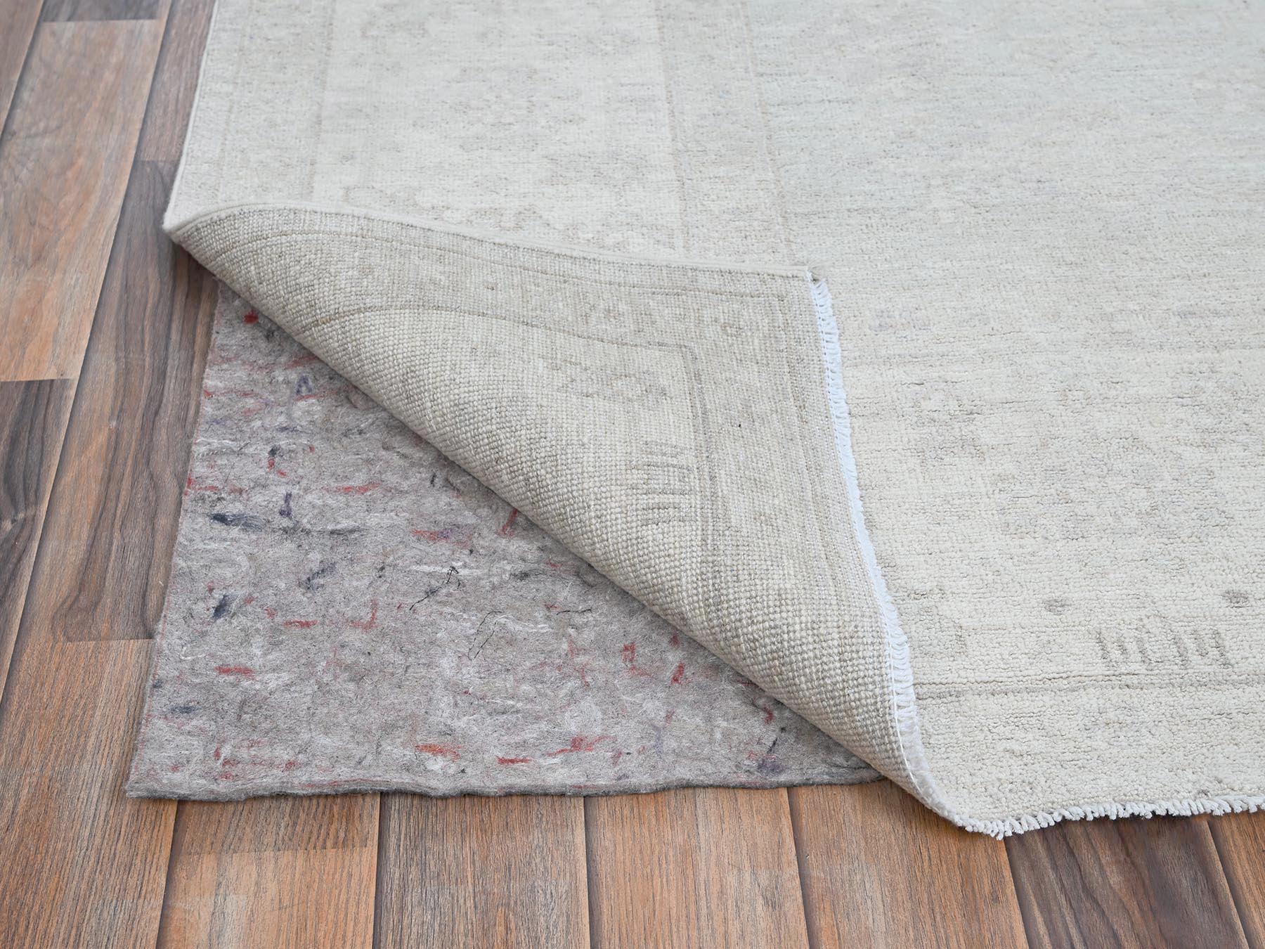 Heriz Oushak hand-knotted wool rug in Ivory, 8' x 9'9" — SKU O0917 (view 4)