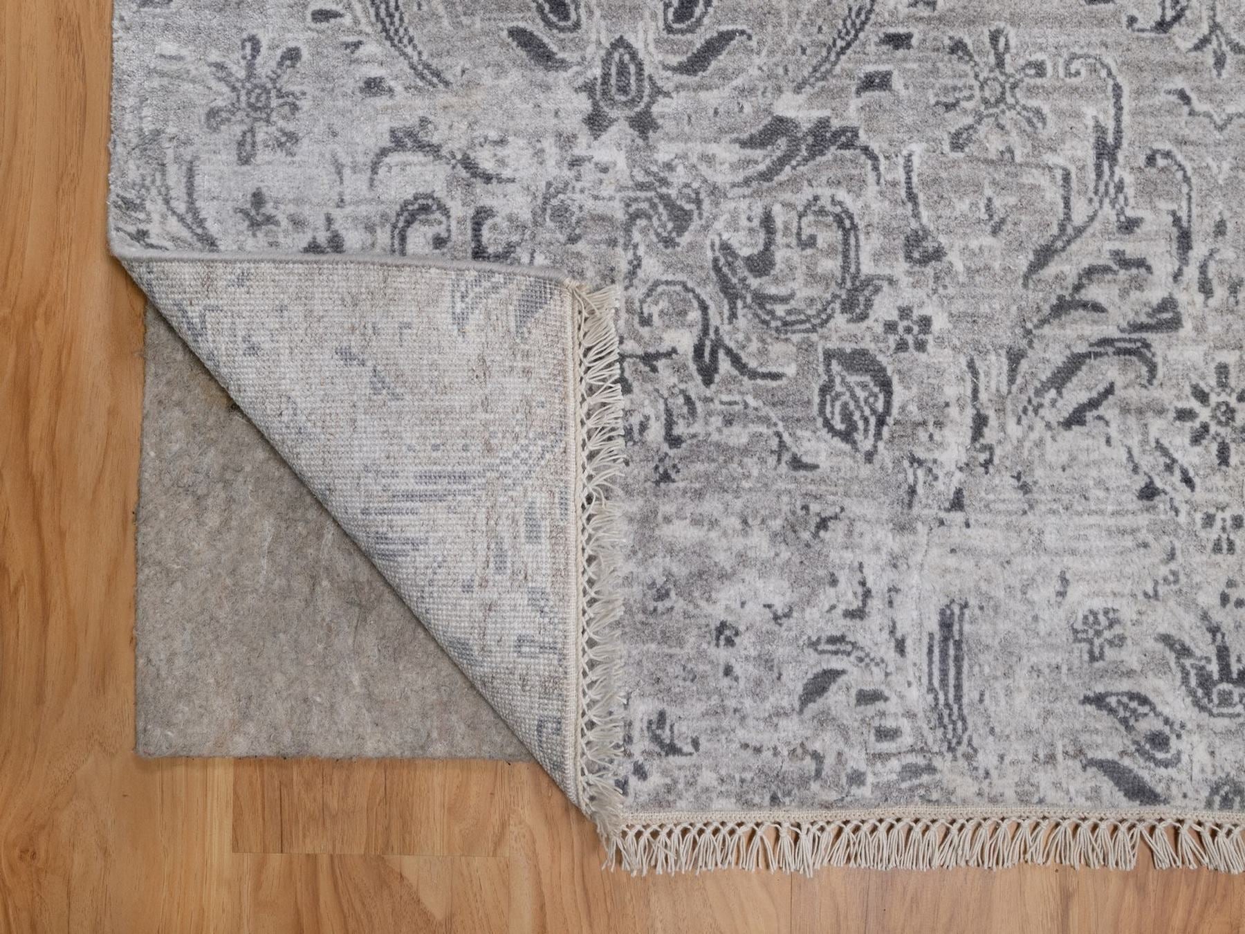 Transitional hand-knotted wool/silk rug in Gray, 5' x 6'11" — SKU O091800 (view 3)
