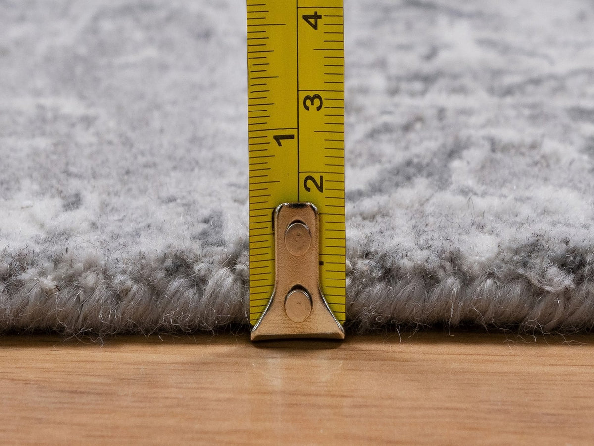 Transitional hand-knotted wool/silk rug in Gray, 5' x 6'11" — SKU O091800 (view 7)