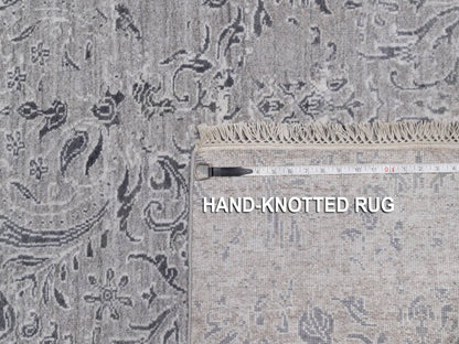 Transitional hand-knotted wool/silk rug in Gray, 5' x 6'11" — SKU O091800 (view 8)