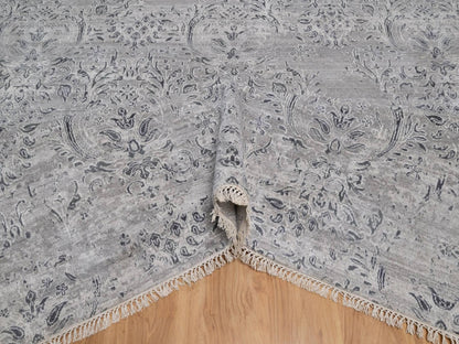 Transitional hand-knotted wool/silk rug in Gray, 7'10" x 10' — SKU O091801 (view 5)