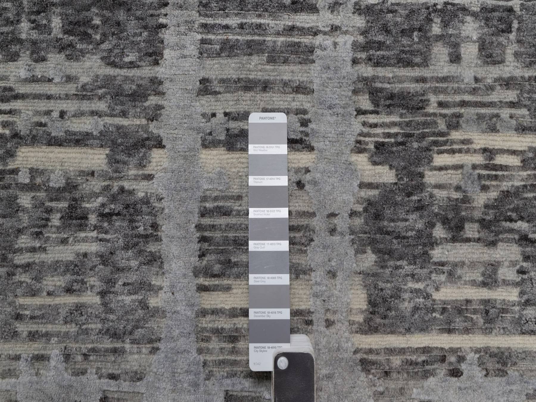 Modern / Contemporary hand-knotted wool runner in Gray, 2'6" x 14' — SKU O091810 (view 4)