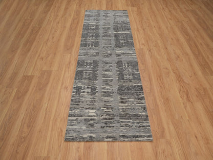 Modern / Contemporary hand-knotted wool runner in Gray, 2'6" x 7'11" — SKU O091812 (view 2)