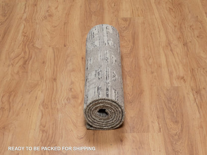 Modern / Contemporary hand-knotted wool runner in Gray, 2'6" x 7'11" — SKU O091812 (view 6)