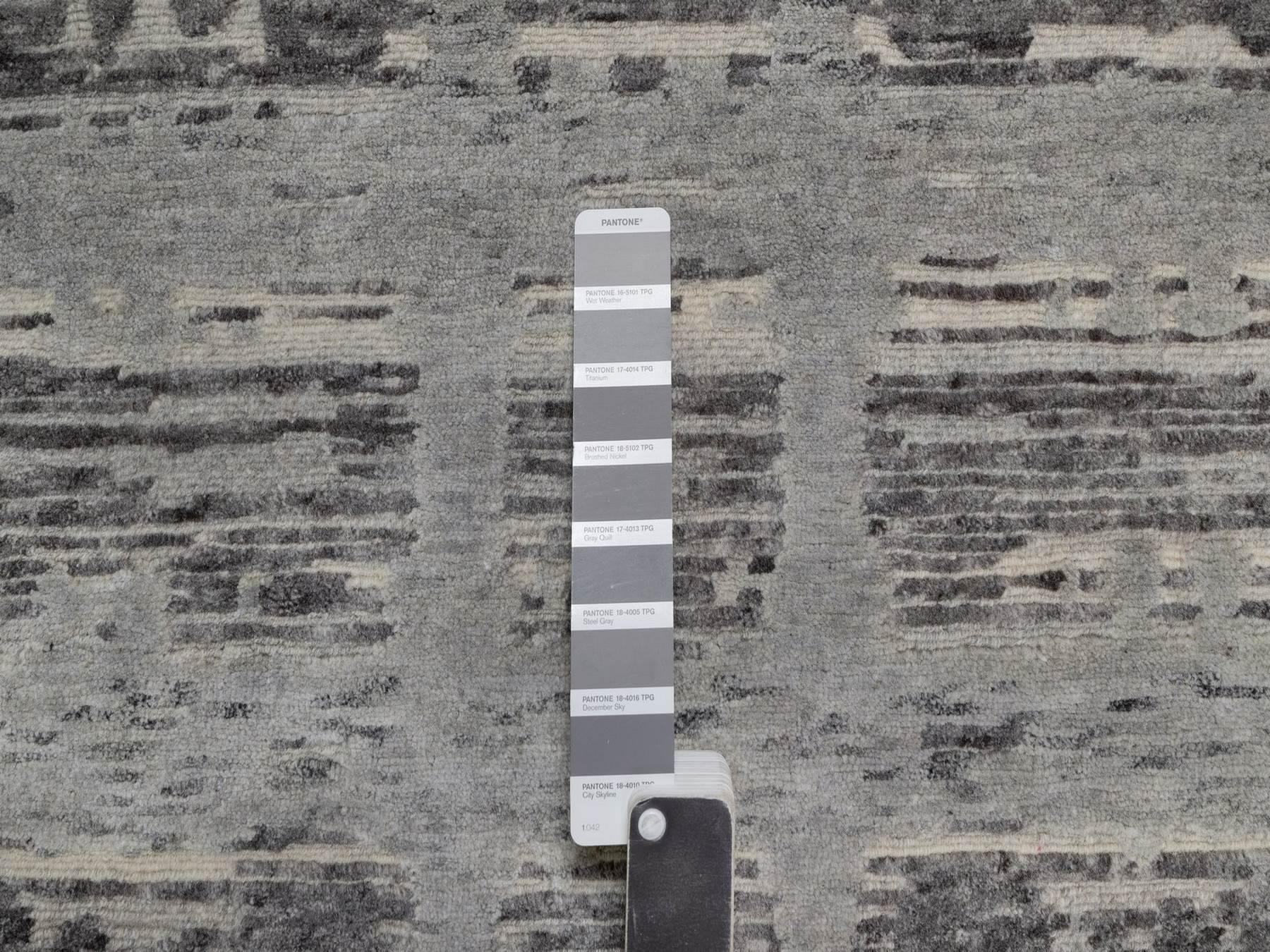 Modern / Contemporary hand-knotted wool runner in Gray, 2'5" x 6'2" — SKU O091813 (view 4)