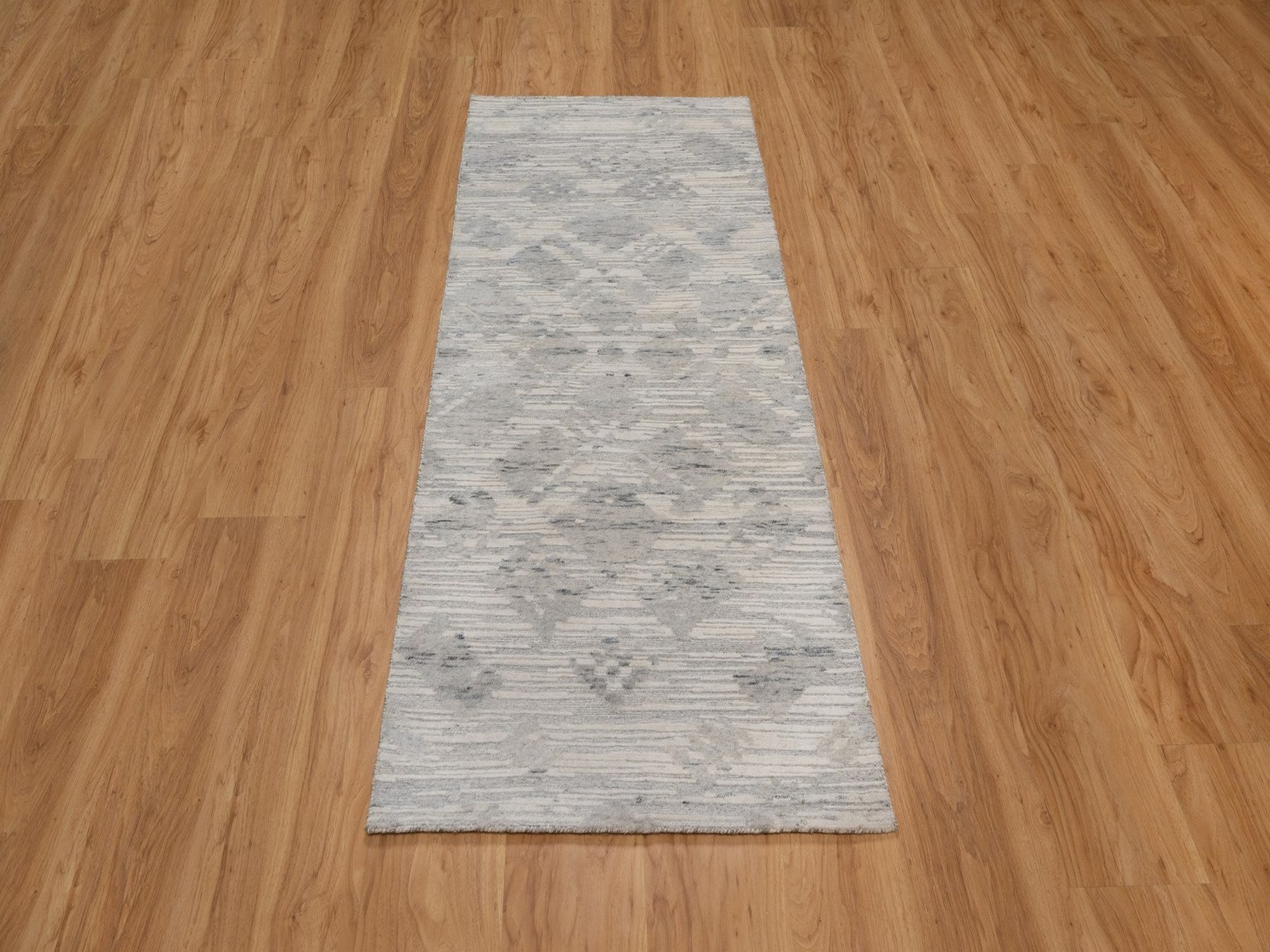 Modern / Contemporary hand-knotted wool runner in Gray, 2'6" x 6'3" — SKU O091814 (view 2)