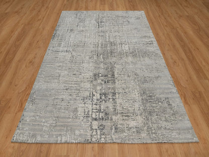 Modern / Contemporary hand-knotted wool rug in Gray, 6'1" x 9' — SKU O091816 (view 2)