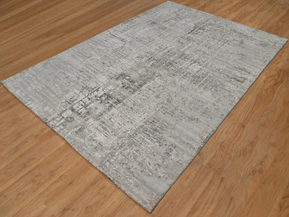 Modern / Contemporary hand-knotted wool rug in Gray, 6'1" x 9' — SKU O091816 (view 3)