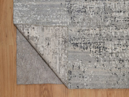 Modern / Contemporary hand-knotted wool rug in Gray, 6'1" x 9' — SKU O091816 (view 4)