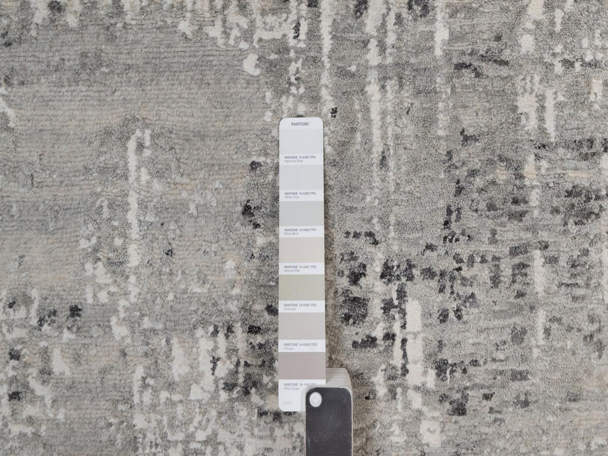 Modern / Contemporary hand-knotted wool rug in Gray, 6'1" x 9' — SKU O091816 (view 7)
