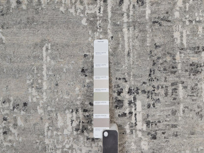 Modern / Contemporary hand-knotted wool rug in Gray, 6'1" x 9' — SKU O091816 (view 7)