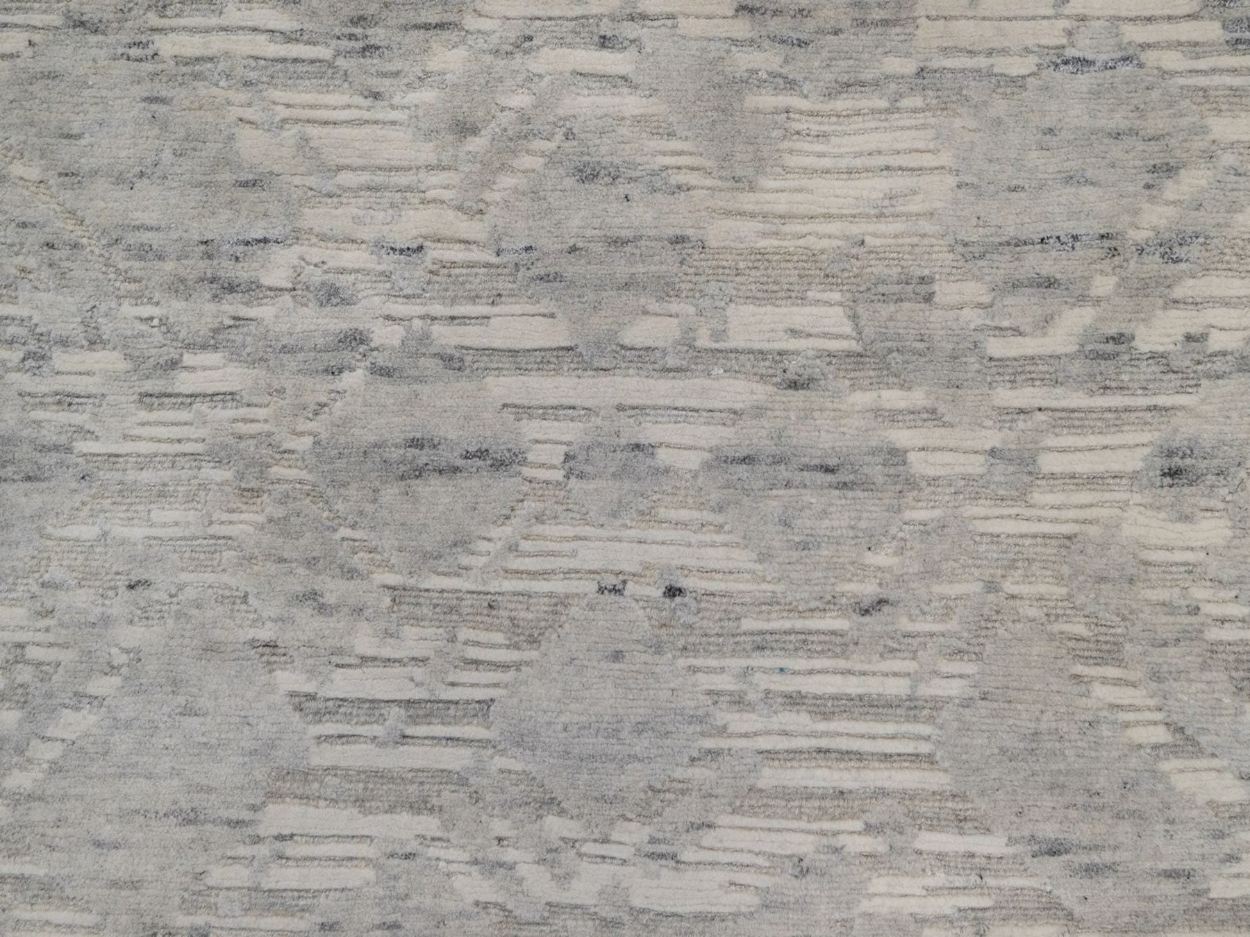 Modern / Contemporary hand-knotted wool runner in Gray, 2'6" x 6'3" — SKU O091817 (view 5)