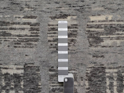 Modern / Contemporary hand-knotted wool runner in Gray, 2'6" x 8' — SKU O091818 (view 4)