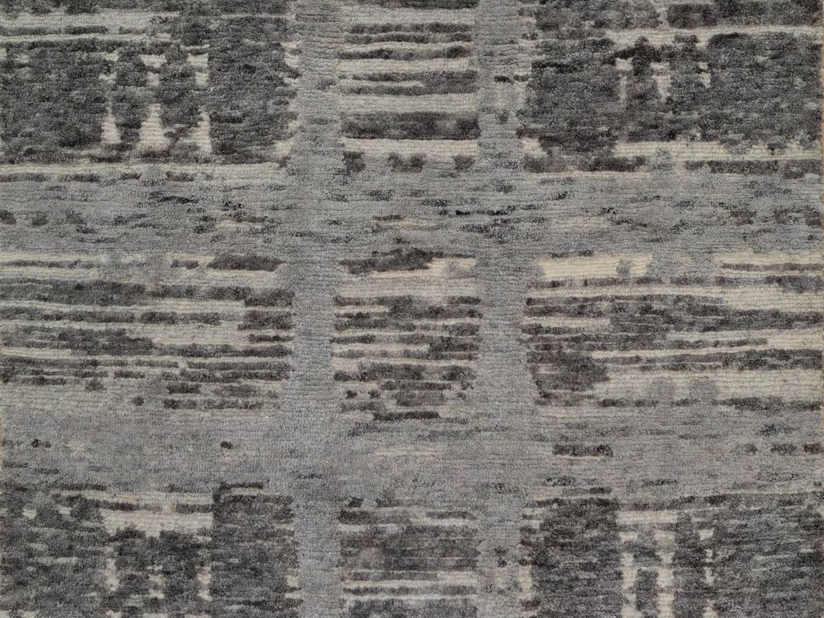 Modern / Contemporary hand-knotted wool runner in Gray, 2'6" x 8' — SKU O091818 (view 5)