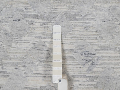 Modern / Contemporary hand-knotted wool rug in Gray, 8' x 10'2" — SKU O091819 (view 7)