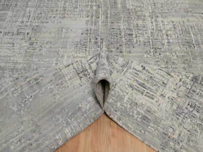 Modern / Contemporary hand-knotted wool rug in Gray, 8'11" x 11'11" — SKU O091822 (view 5)