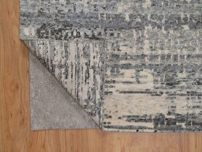 Modern / Contemporary hand-knotted wool rug in Ivory, 8' x 10'1" — SKU O091824 (view 4)