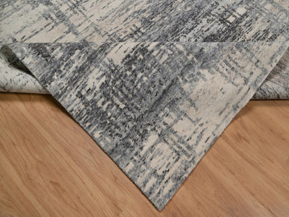 Modern / Contemporary hand-knotted wool rug in Ivory, 8' x 10'1" — SKU O091824 (view 6)