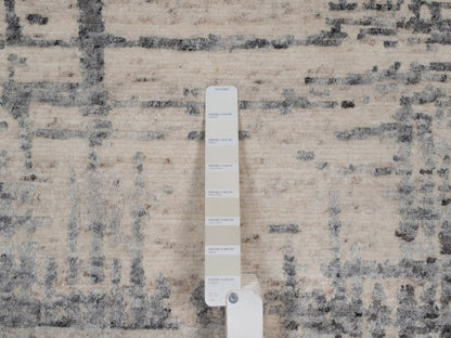 Modern / Contemporary hand-knotted wool rug in Ivory, 8' x 10'1" — SKU O091824 (view 7)
