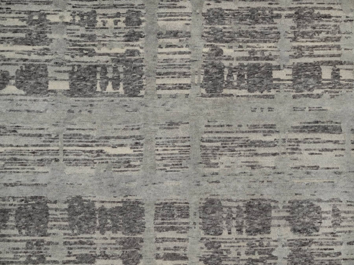 Modern / Contemporary hand-knotted wool rug in Gray, 5' x 7' — SKU O091833 (view 5)