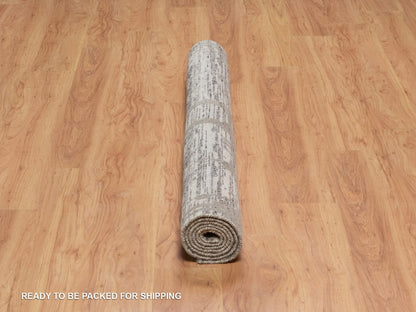 Modern / Contemporary hand-knotted wool rug in Gray, 5' x 7' — SKU O091833 (view 6)